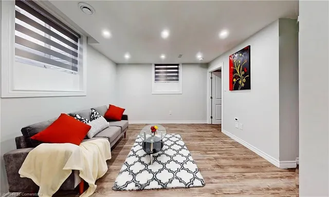 Additional image 38 of 85 Eaglecrest St