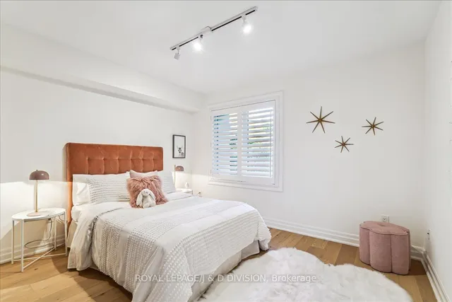 Additional image 28 of 365B Roehampton Ave