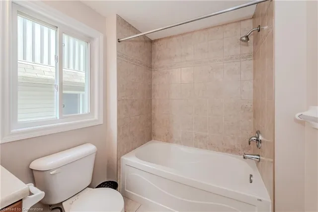 Additional image 29 of 57 Iron Gate St