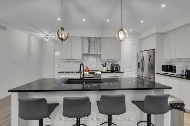 Additional image 9 of 972 Stonecliffe Walk Unit 18