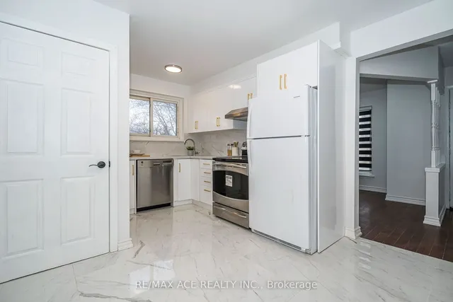 Additional image 10 of 15 Strathavon Dr