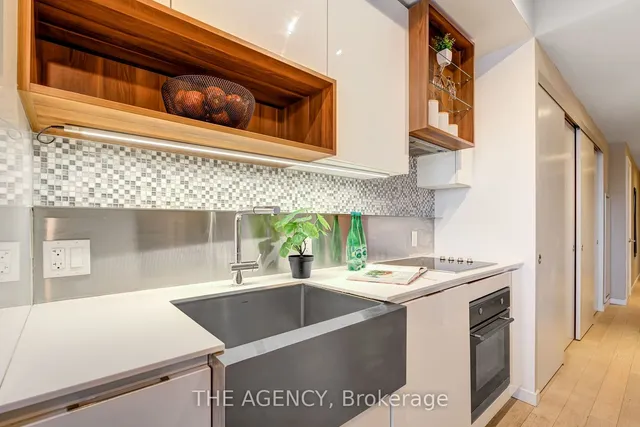 Additional image 11 of 383 Sorauren Ave Unit 711