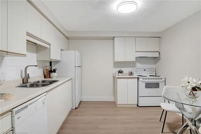 Additional image 17 of 55 Green Valley Dr Unit 411