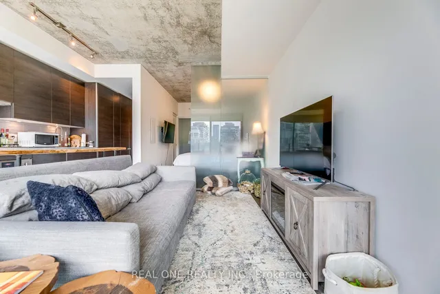 Additional image 11 of 629 King St Unit 913