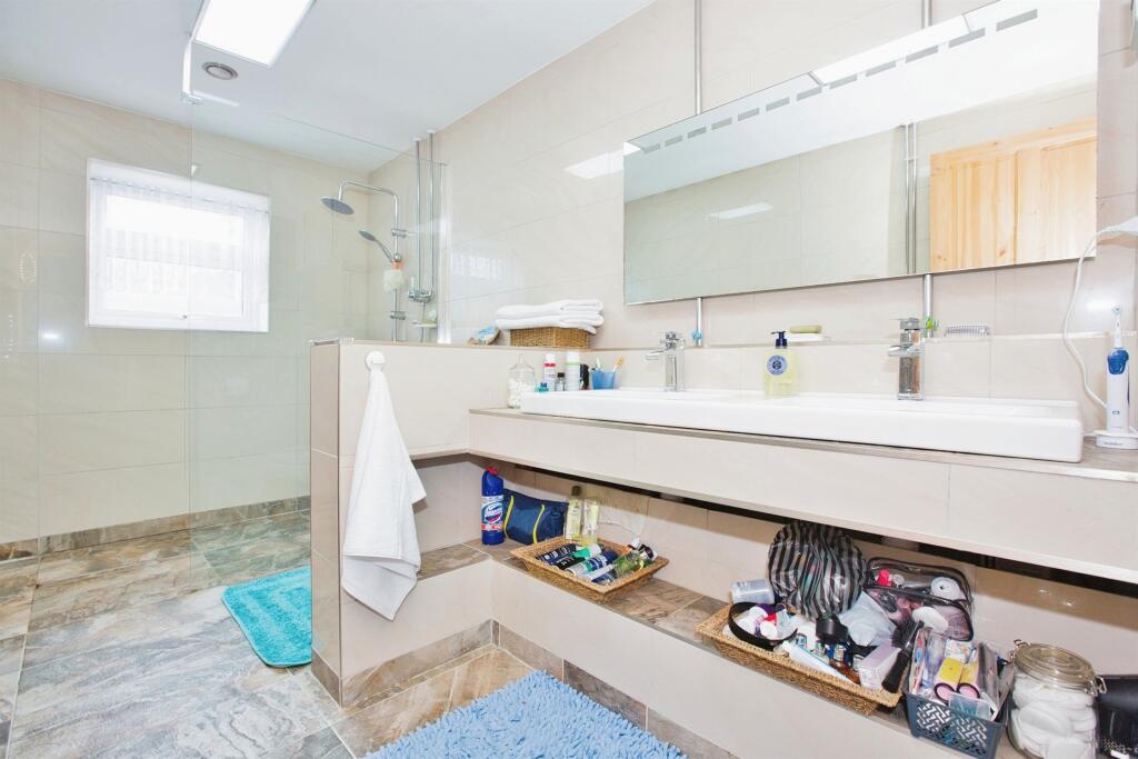 Additional image 14 of Belvedere Road, Yeovil