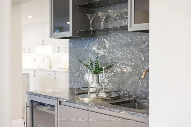 Additional image 38 of 500 Avenue Rd Unit 806