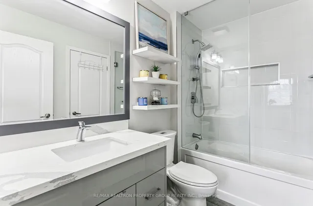 Additional image 33 of 34 Ecopark Gate