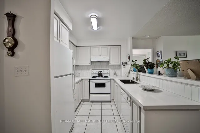 Additional image 14 of 23 Lorraine Dr Unit 315