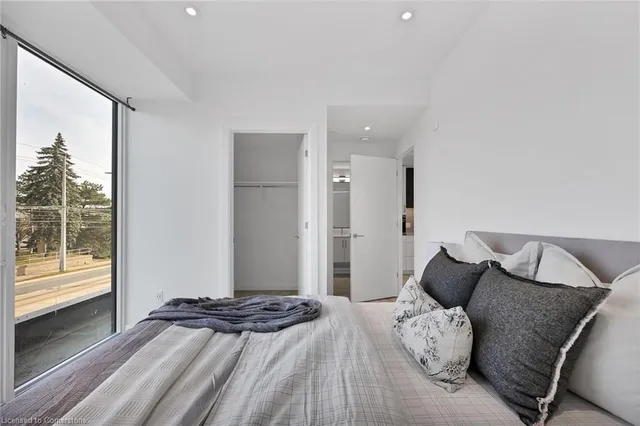 Additional image 14 of 741 King St Unit 201