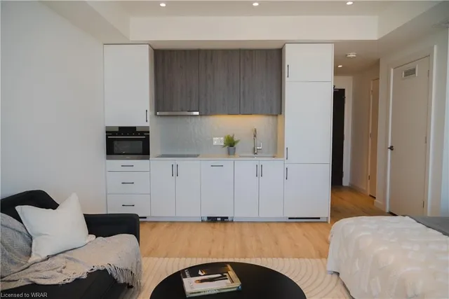 Additional image 10 of 741 King St Unit 611