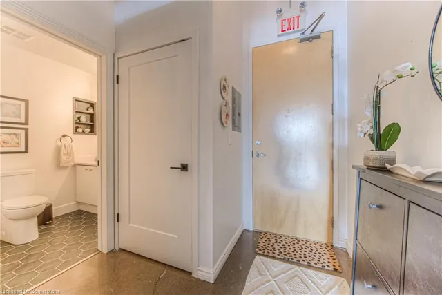 Additional image 17 of 404 King St Unit 306