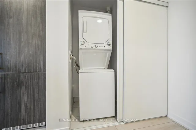 Additional image 11 of 500 Dupont St Unit 610