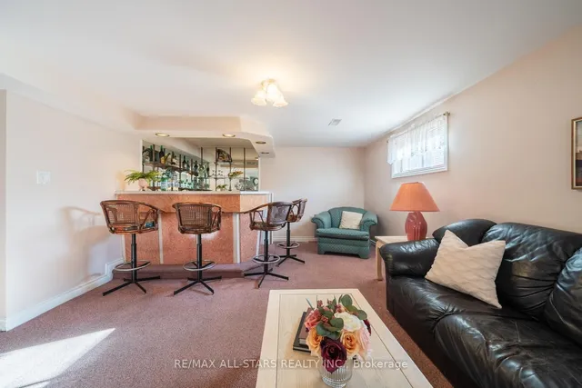 Additional image 22 of 30 Orangewood Cres