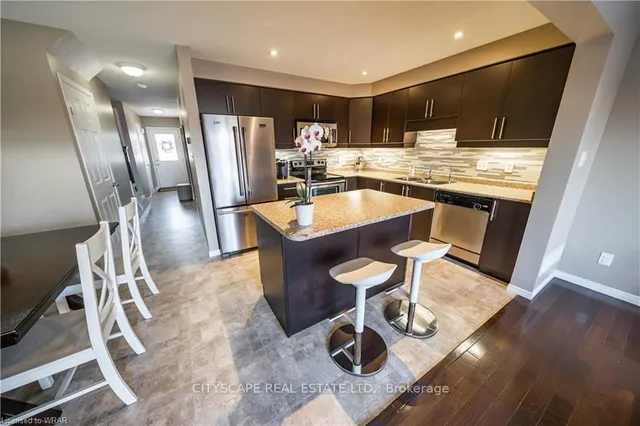 Additional image 6 of 493 Beaumont Cres