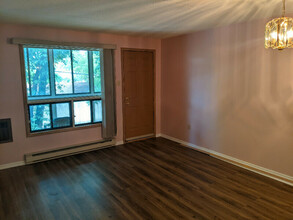 Additional image 3 of 9 Arden Ave