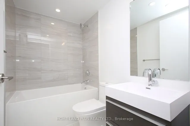 Additional image 19 of 39 Roehampton Ave Unit 2704