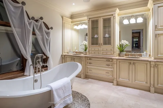 Additional image 33 of 24 York Valley Cres