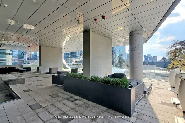 Additional image 31 of 197 Yonge St Unit 5402