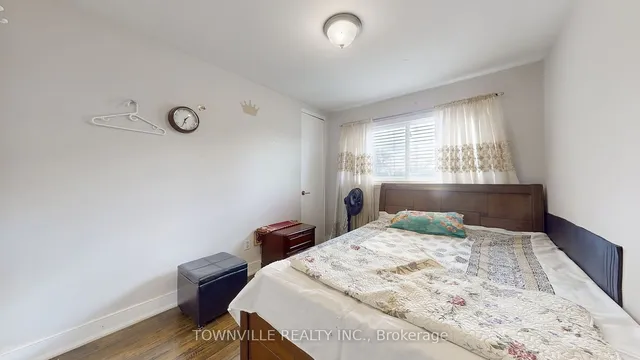 Additional image 16 of 24 Avening Dr