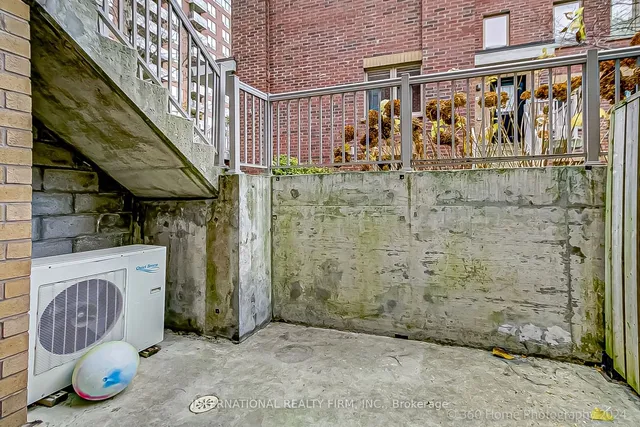 Additional image 25 of 21 Ruttan St Unit TH 141