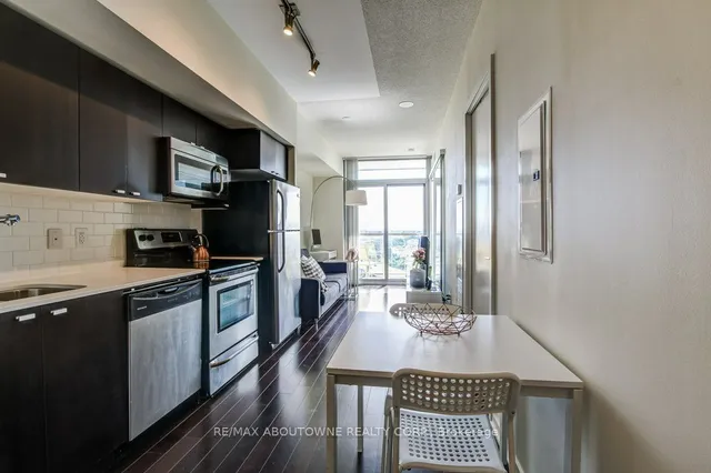 Additional image 3 of 105 The Queens Way Unit 1508