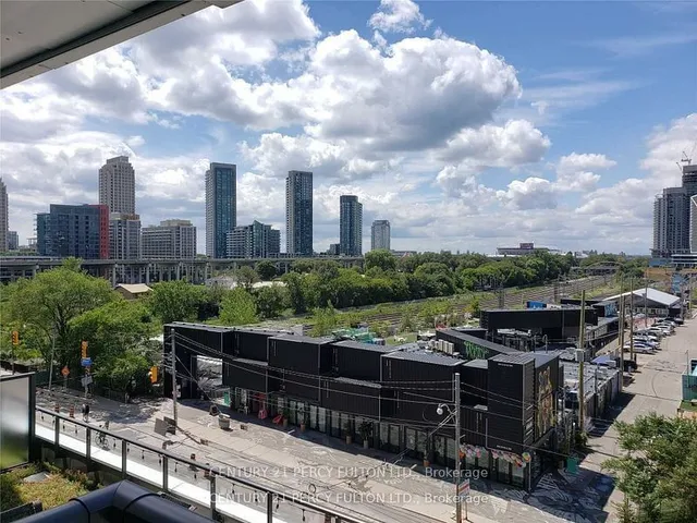 Additional image 11 of 27 Bathurst St Unit 412w