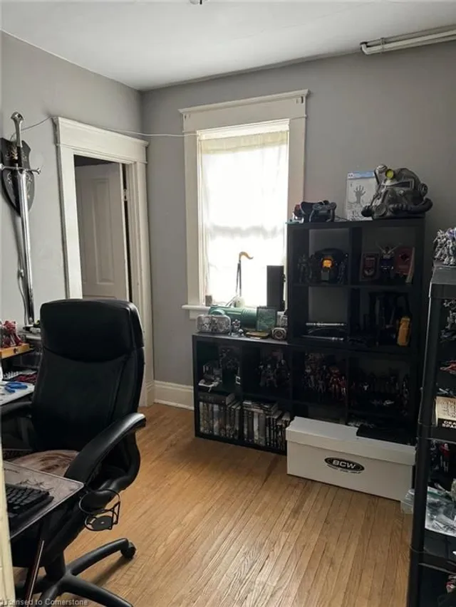 Additional image 21 of 32 Simeon St