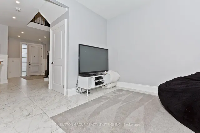 Additional image 8 of 15 Old Oak Dr