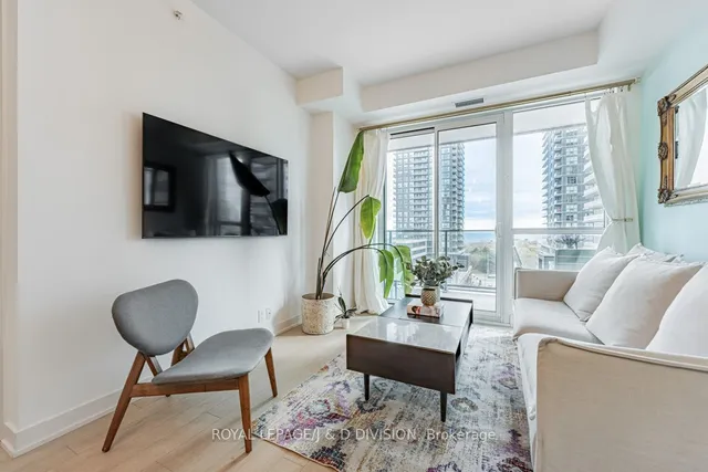 Additional image 11 of 10 Park Lawn Rd Unit 910