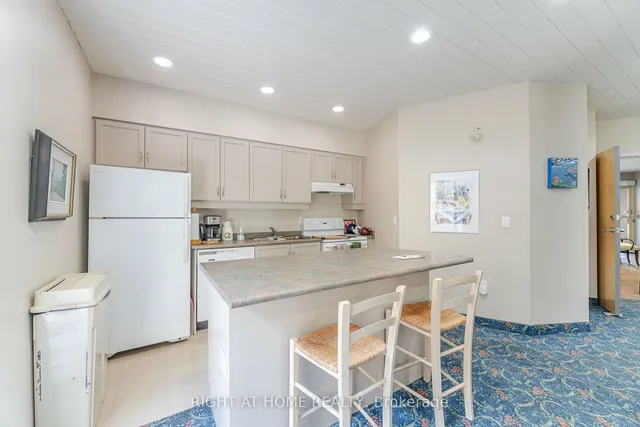 Additional image 3 of 1387 Bayview Ave Unit 306