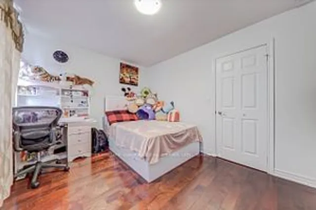 Additional image 21 of 28 Rosebank Dr Unit 807