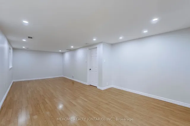 Additional image 32 of 38 Cartier Cres