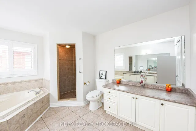 Additional image 40 of 32 Charger Lane