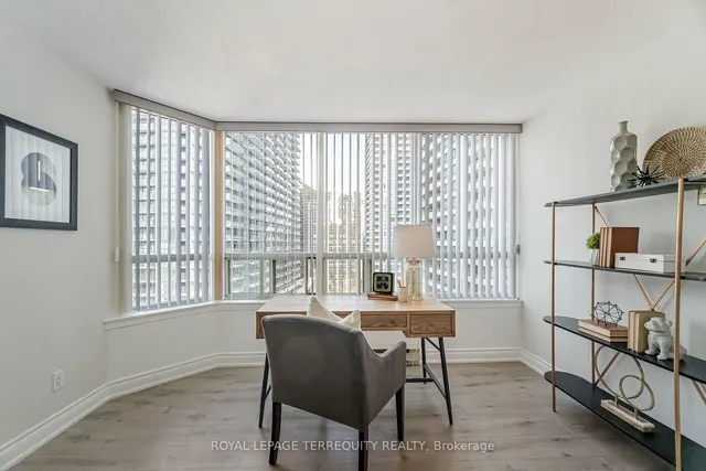 Additional image 18 of 30 Greenfield Ave Unit 1716