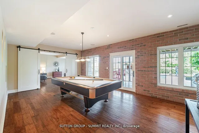 Additional image 27 of 13 Classic Dr