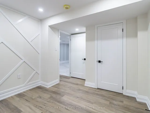 Additional image 32 of 64 Showboat Cres