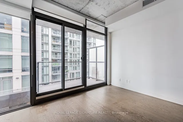 Additional image 7 of 111 Bathurst St Unit 814