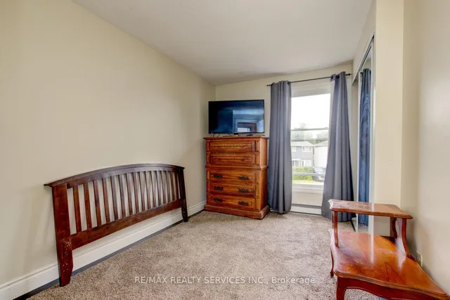 Additional image 17 of 8 Heatherside Crt