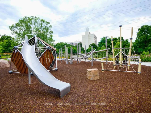 Additional image 32 of 4208 Dundas St Unit 504