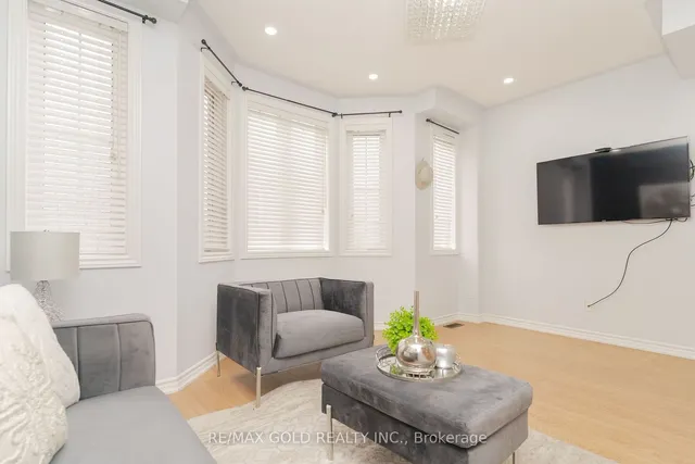 Additional image 12 of 25 Telegraph St