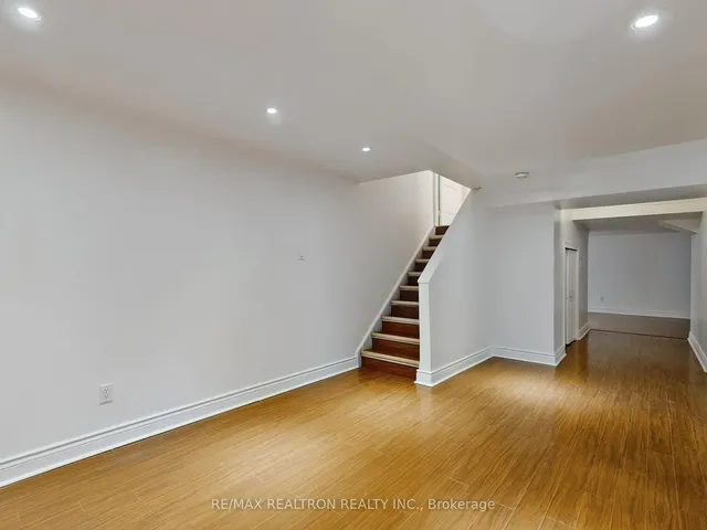 Additional image 31 of 8 Grackle Tr