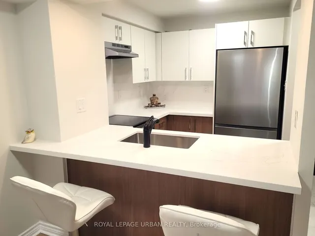 Additional image 9 of 736 Bay St Unit 1101
