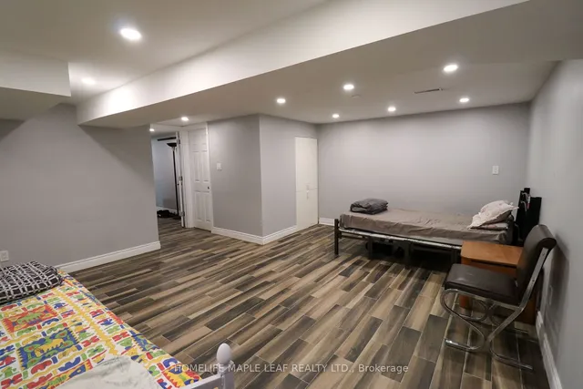 Additional image 37 of 59 Lexington Ave Unit 18