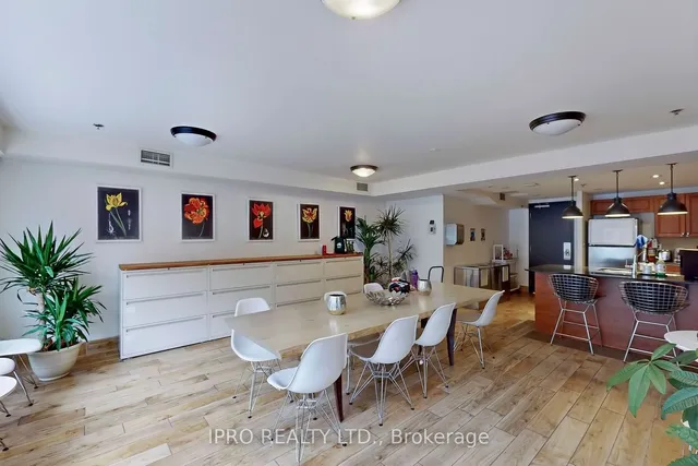 Additional image 38 of 225 Wellesley St Unit 701