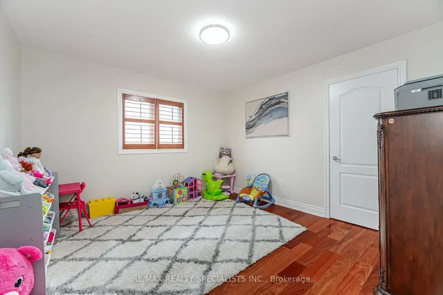 Additional image 19 of 7 Sorbonne Dr