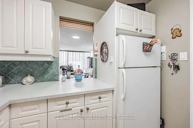 Additional image 8 of 30 Fashion Roseway Unit 518E