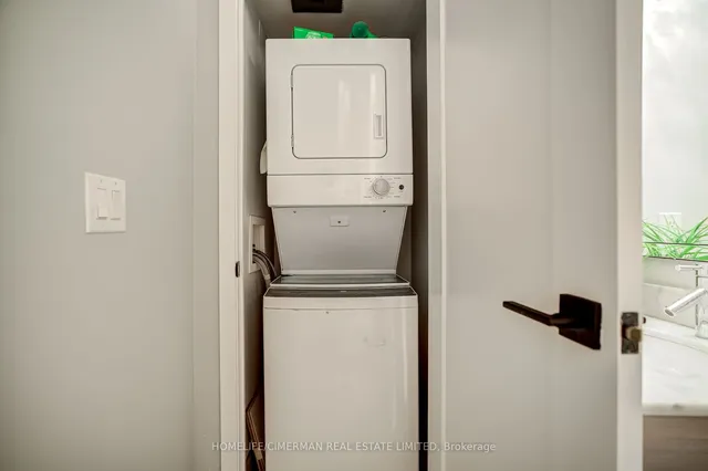 Additional image 25 of 36 Lisgar St Unit 1702W