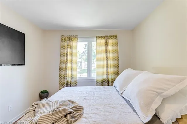 Additional image 26 of 108 Corby Cres