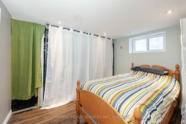 Additional image 33 of 73 Wellington St