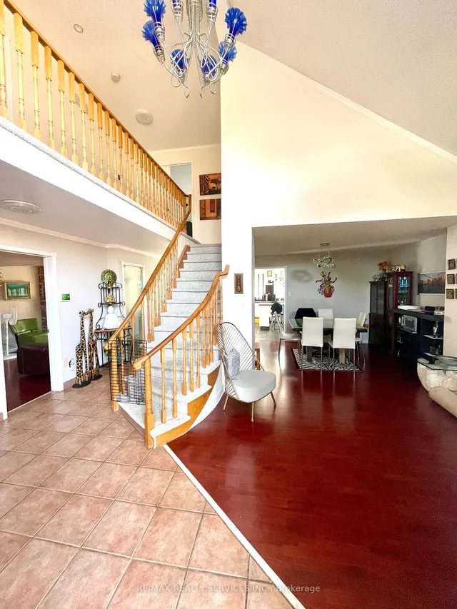 Additional image 4 of 104 Lord Simcoe Dr